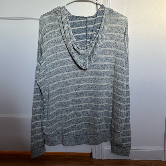 Hollister thin knit hoodie - Picture 2 of 4